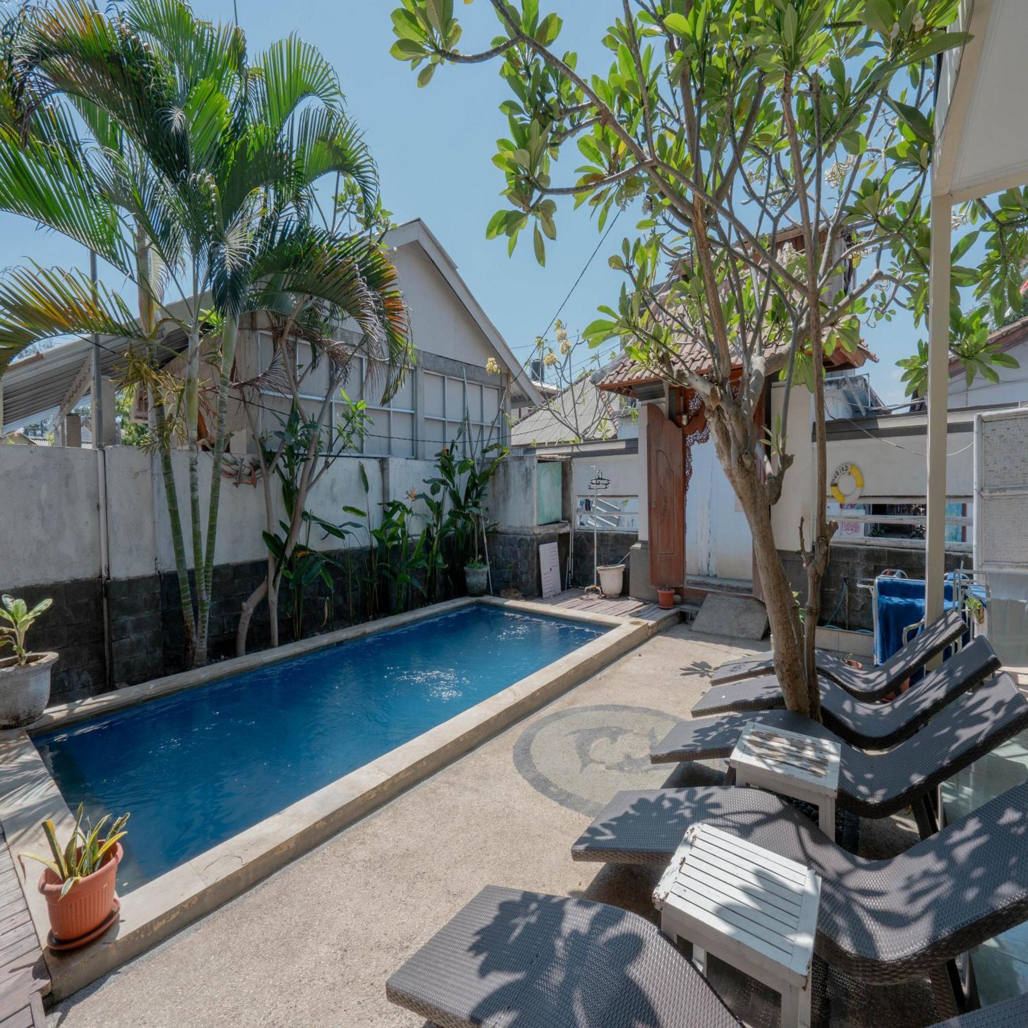 Gili White Bamboo Resort Gili Trawangan Exterior photo