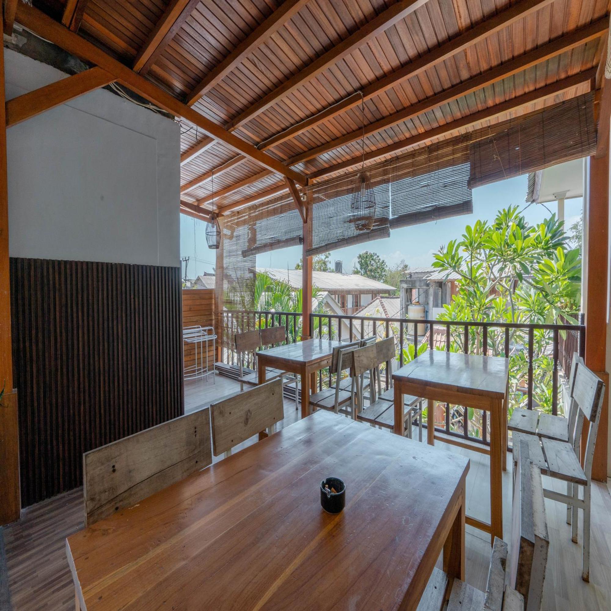 Gili White Bamboo Resort Gili Trawangan Exterior photo